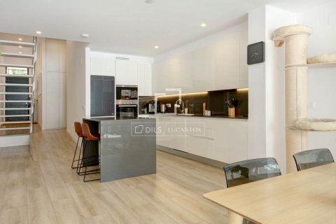 Villa en venta en Sant Just Desvern, Barcelona, España 4 dormitorios, 224 m2 No. 167566 - foto 11