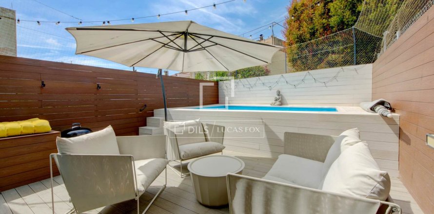 Villa en Sant Just Desvern, Barcelona, España 4 dormitorios, 224 m2 No. 167566