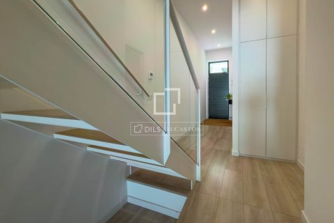 Villa en venta en Sant Just Desvern, Barcelona, España 4 dormitorios, 224 m2 No. 167566 - foto 7