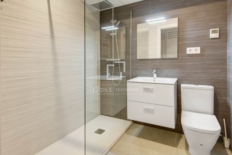 Villa en venta en Sant Just Desvern, Barcelona, España 4 dormitorios, 224 m2 No. 167566 - foto 9