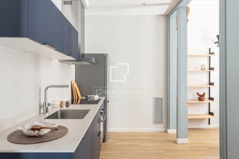 Продажа квартиры в Барселона, Испания 2 спальни, 83м2 №167570 - фото 9