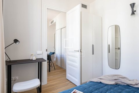 Продажа квартиры в Барселона, Испания 2 спальни, 83м2 №167570 - фото 24