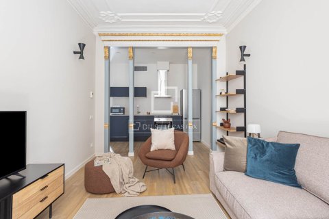 Продажа квартиры в Барселона, Испания 2 спальни, 83м2 №167570 - фото 3