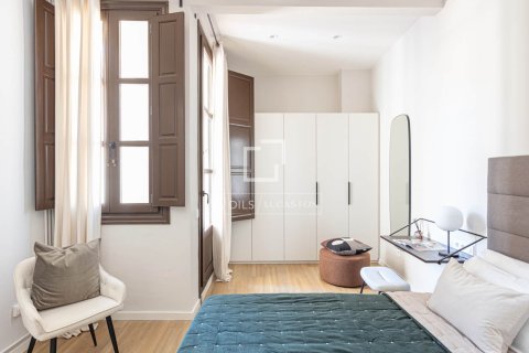 Продажа квартиры в Барселона, Испания 2 спальни, 83м2 №167570 - фото 18