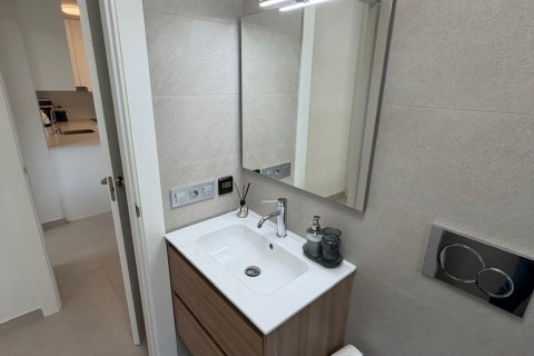 Apartment for sale in Torrevieja, Alicante, Spain 2 bedrooms, 75 sq.m. No. 150044 - photo 11