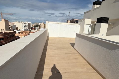 Apartamento en venta en Torrevieja, Alicante, España 2 dormitorios, 75 m2 No. 150044 - foto 7