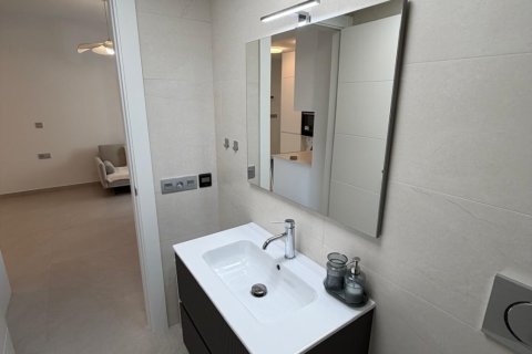 Apartamento en venta en Torrevieja, Alicante, España 2 dormitorios, 75 m2 No. 150044 - foto 18