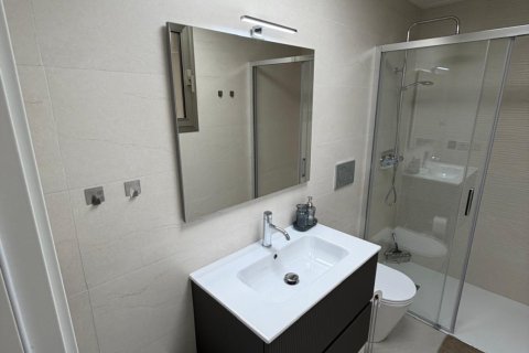 Apartment for sale in Torrevieja, Alicante, Spain 2 bedrooms, 75 sq.m. No. 150044 - photo 20