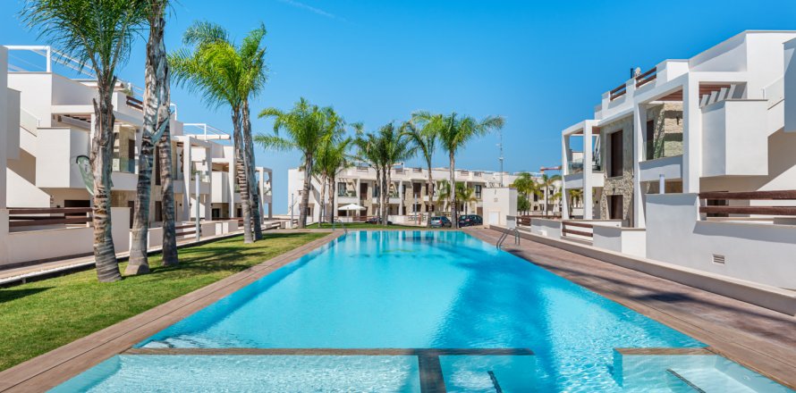 Bungalowi Torrevieja, Alicante, Espanja 2 makuuhuonetta, 106 m2 No. 137287