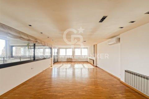 Apartment à louer à Esplugues de Llobregat, Barcelona, Espagne, 3 chambres, 210 m2 No. 160486 - photo 2