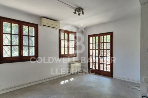 Duplex for rent in Barcelona, Spain 4 bedrooms,  No. 160487 - photo 7