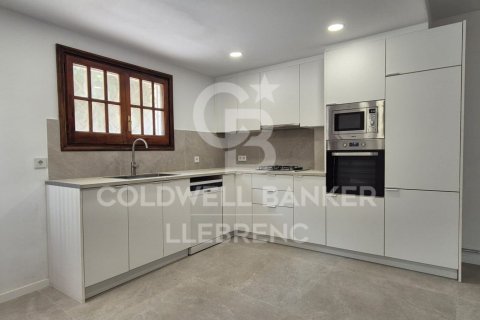 Duplex for rent in Barcelona, Spain 4 bedrooms,  No. 160487 - photo 4