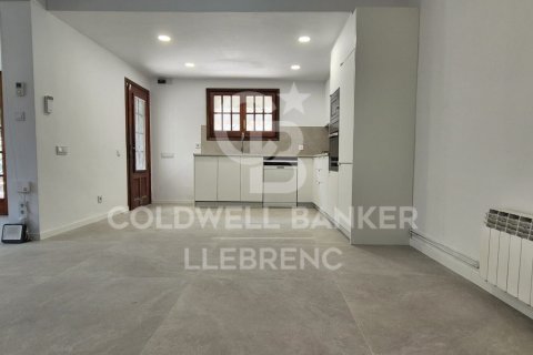 Duplex for rent in Barcelona, Spain 4 bedrooms,  No. 160487 - photo 5