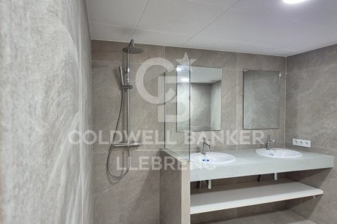Duplex for rent in Barcelona, Spain 4 bedrooms,  No. 160487 - photo 18