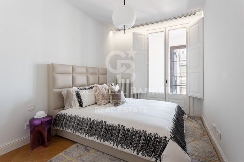 Apartament w Barcelona, Hiszpania 3 sypialnie, 181 mkw. nr 160484 – zdjęcie 18