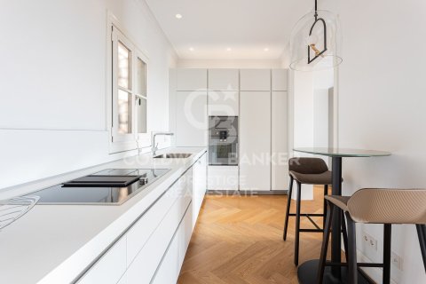 Apartament w Barcelona, Hiszpania 3 sypialnie, 181 mkw. nr 160484 – zdjęcie 9