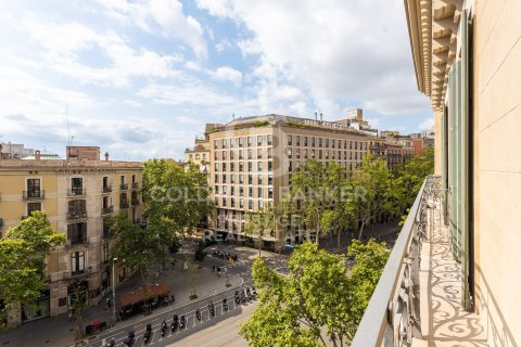 Apartament w Barcelona, Hiszpania 3 sypialnie, 181 mkw. nr 160484 – zdjęcie 17