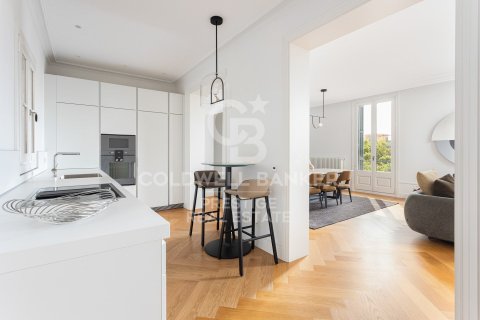 Apartament w Barcelona, Hiszpania 3 sypialnie, 181 mkw. nr 160484 – zdjęcie 8