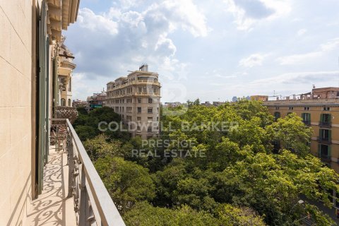 Apartament w Barcelona, Hiszpania 3 sypialnie, 181 mkw. nr 160484 – zdjęcie 11