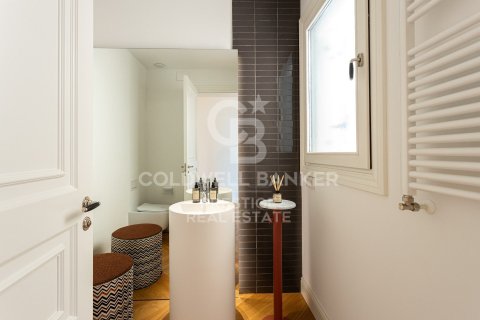 Apartament w Barcelona, Hiszpania 3 sypialnie, 181 mkw. nr 160484 – zdjęcie 23
