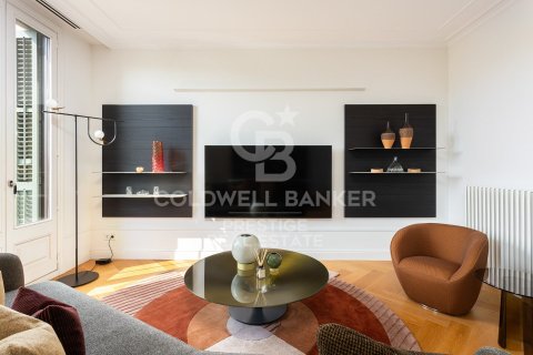 Apartament w Barcelona, Hiszpania 3 sypialnie, 181 mkw. nr 160484 – zdjęcie 3