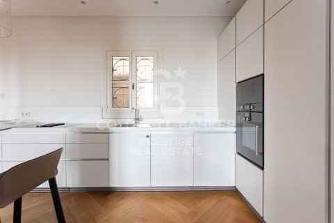 Apartament w Barcelona, Hiszpania 3 sypialnie, 181 mkw. nr 160484 – zdjęcie 12