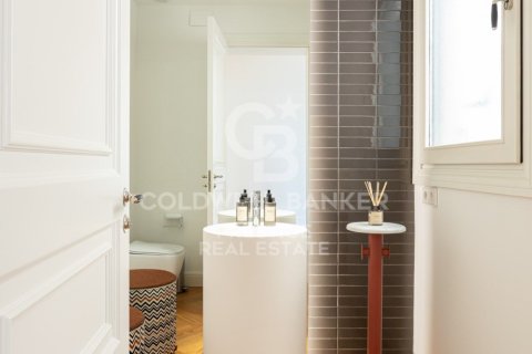 Apartament w Barcelona, Hiszpania 3 sypialnie, 181 mkw. nr 160484 – zdjęcie 24