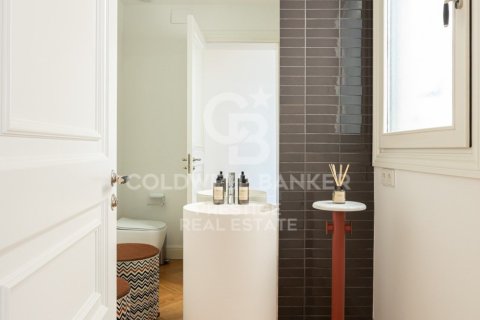 Apartament w Barcelona, Hiszpania 3 sypialnie, 181 mkw. nr 160484 – zdjęcie 22