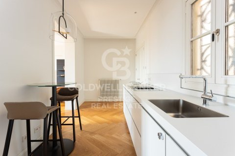 Apartament w Barcelona, Hiszpania 3 sypialnie, 181 mkw. nr 160484 – zdjęcie 9