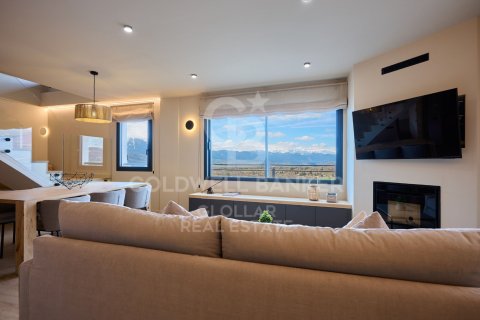 Аренда квартиры в Герона, Испания 3 спальни, 123м2 №160482 - фото 4