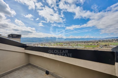 Аренда квартиры в Герона, Испания 3 спальни, 123м2 №160482 - фото 17