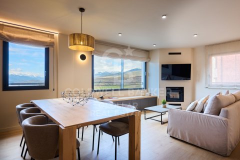 Аренда квартиры в Герона, Испания 3 спальни, 123м2 №160482 - фото 3