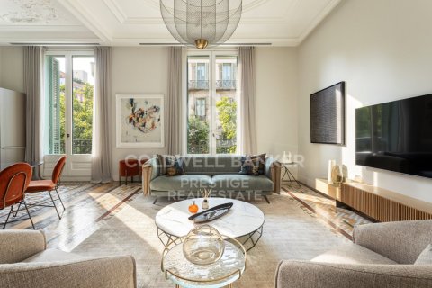 Apartment à louer à Barcelona, Espagne, 3 chambres, 165 m2 No. 160483 - photo 2