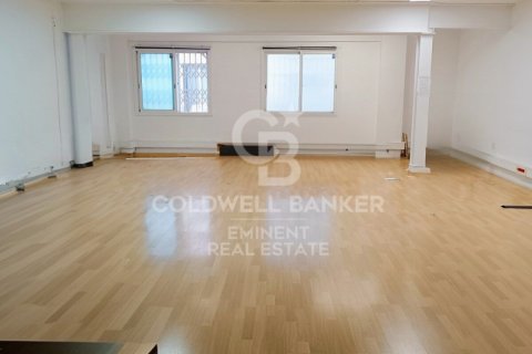 Liikekiinteistö Barcelona, Espanja 400 m2 No. 158229