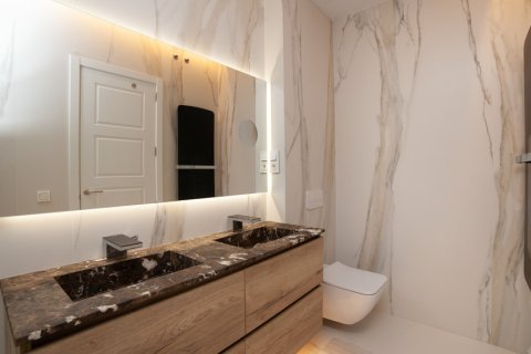 Apartment à louer à Madrid, Espagne, 3 chambres, 175 m2 No. 164570 - photo 23