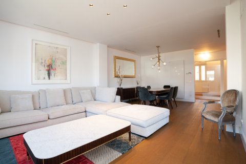 Apartment à louer à Madrid, Espagne, 3 chambres, 175 m2 No. 164570 - photo 11