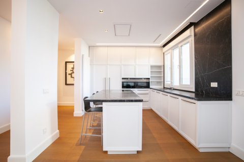 Apartment à louer à Madrid, Espagne, 3 chambres, 175 m2 No. 164570 - photo 29