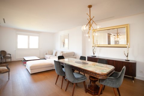 Apartment à louer à Madrid, Espagne, 3 chambres, 175 m2 No. 164570 - photo 8