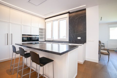 Apartment à louer à Madrid, Espagne, 3 chambres, 175 m2 No. 164570 - photo 28