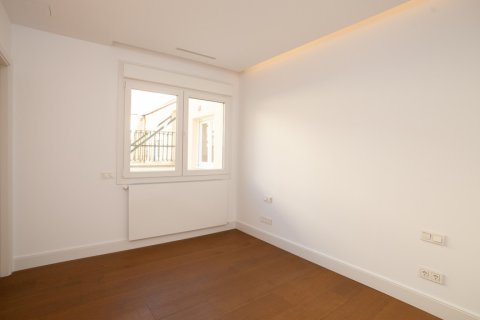 Apartment à louer à Madrid, Espagne, 3 chambres, 175 m2 No. 164570 - photo 14