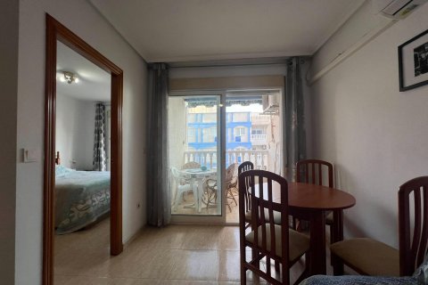 Apartamento en venta en Torrevieja, Alicante, España 2 dormitorios, 62 m2 No. 146710 - foto 14