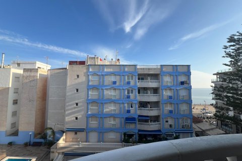 Apartamento en venta en Torrevieja, Alicante, España 2 dormitorios, 62 m2 No. 146710 - foto 2
