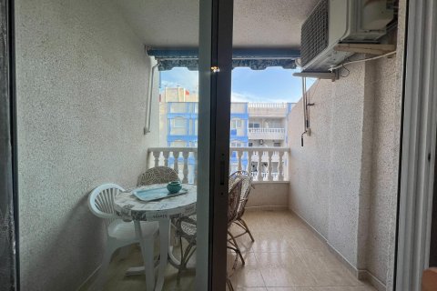 Apartamento en venta en Torrevieja, Alicante, España 2 dormitorios, 62 m2 No. 146710 - foto 8