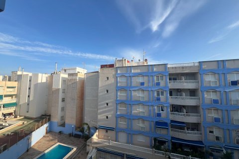 Apartamento en venta en Torrevieja, Alicante, España 2 dormitorios, 62 m2 No. 146710 - foto 6