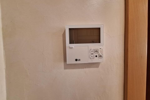 Apartamento en alquiler en Torrevieja, Alicante, España 1 dormitorio, 43 m2 No. 146715 - foto 7