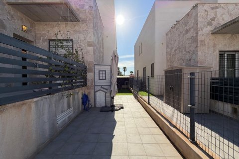 House à vendre à Torrevieja, Alicante, Espagne, 3 chambres, 197 m2 No. 196898 - photo 5