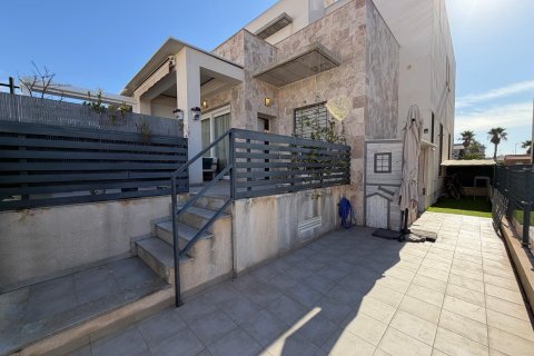 House à vendre à Torrevieja, Alicante, Espagne, 3 chambres, 197 m2 No. 196898 - photo 6