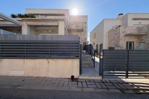 House à vendre à Torrevieja, Alicante, Espagne, 3 chambres, 197 m2 No. 196898 - photo 3