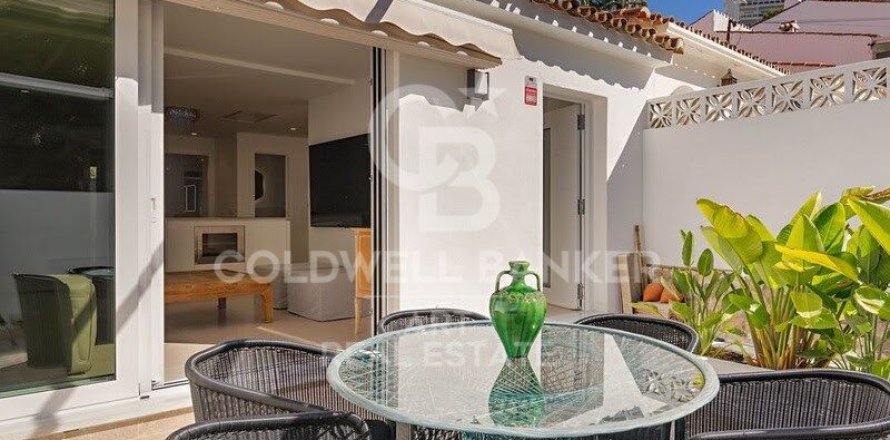 Casa adosada en Marbella, Málaga, España 2 dormitorios, 76 m2 No. 157468
