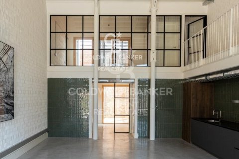 Duplex à vendre à Barcelona, Espagne, 2 chambres, 153 m2 No. 157469 - photo 7